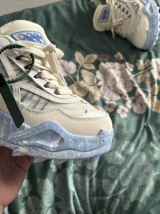 Off white odsy 100 marble