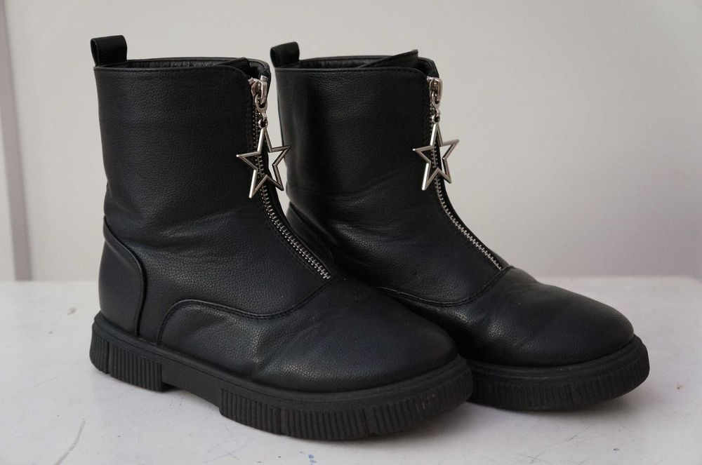 Модерни и удобни боти есен/зима/пролет 33/34 номер, отлично състояние