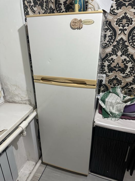 Холодильник сатылады