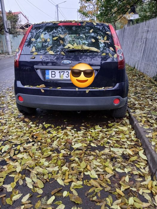 Vând Ford Fiesta