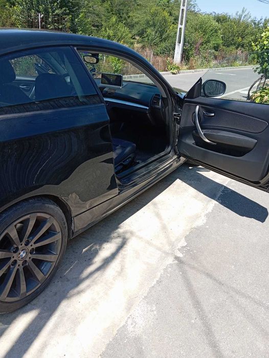 BMW SERIA 1 E81 2010 2.0 BENZINA