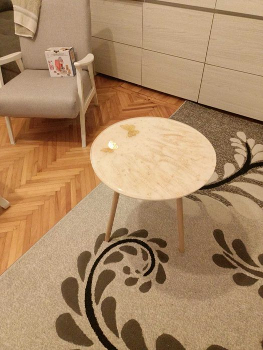 masuta cafea din lemn si rasina