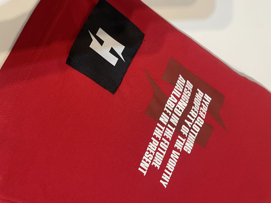 Тениски:Hypercloting