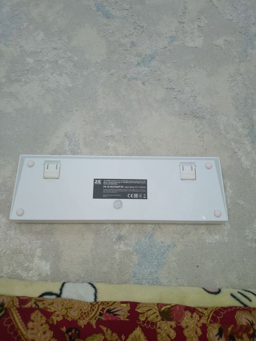 2E gaming keyboard kg370