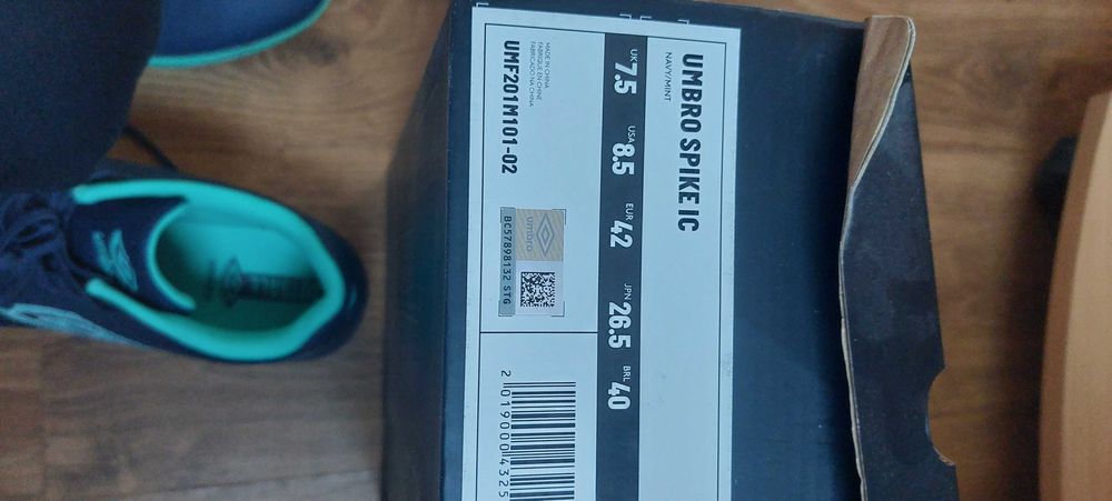 Маратонки Umbro 42 номер като нови