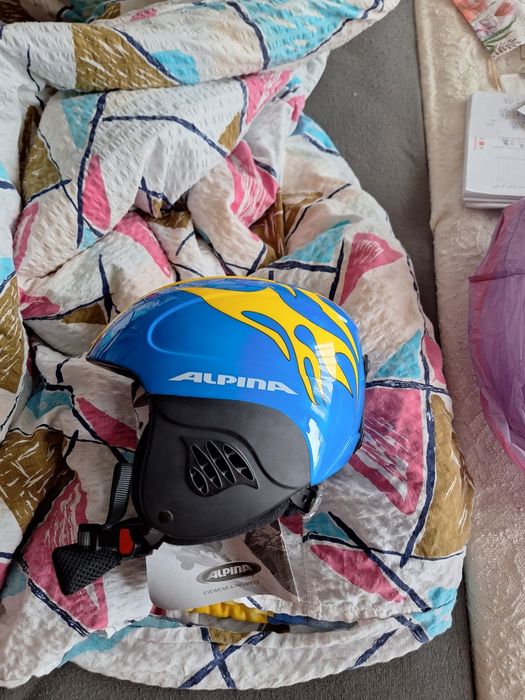 Каска за ски АЛПИН НОВА А