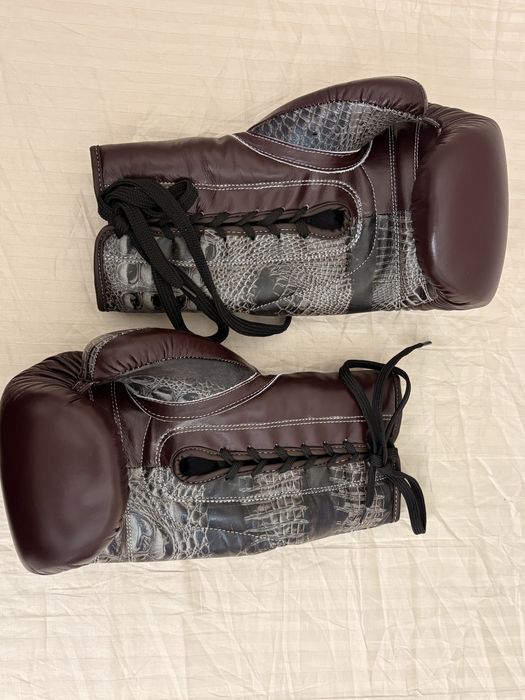 Боксерские перчатки