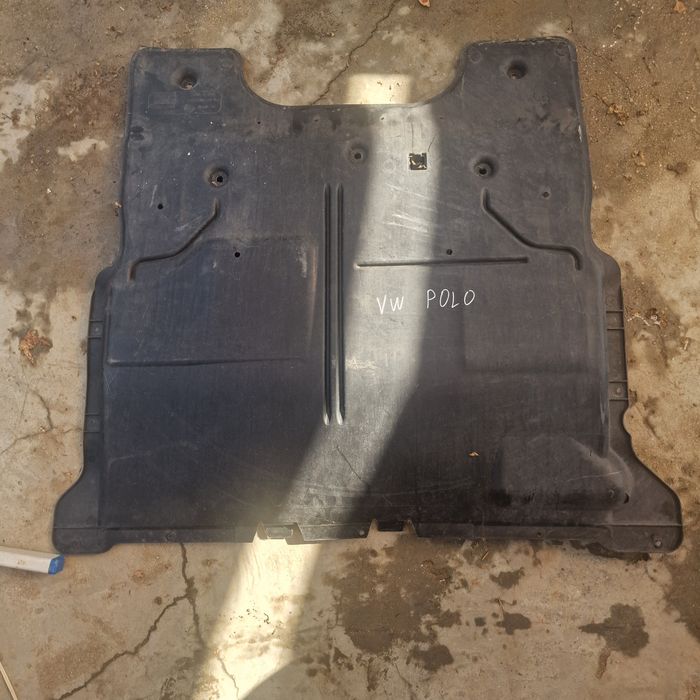 VW Polo 2021 кора под двигател