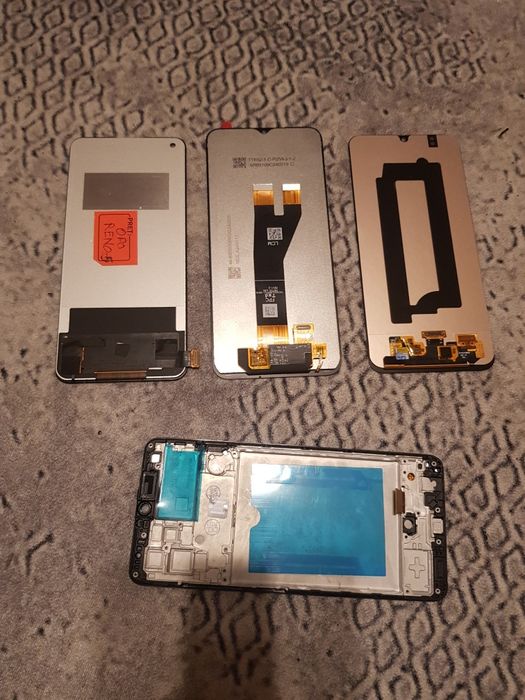 Lot 4 display noi samsung si oppo