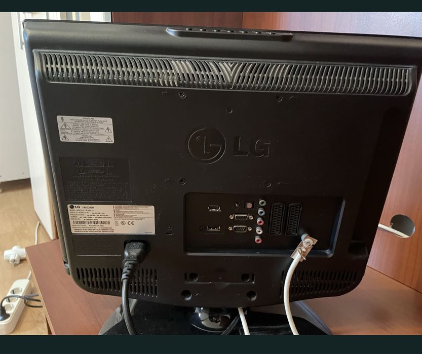 Televizor non-smart  LG diagonală 48,5