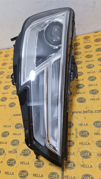 Far xenon led dreapta  Audi A4 B9 8W S4 2015+ 8W0941044B