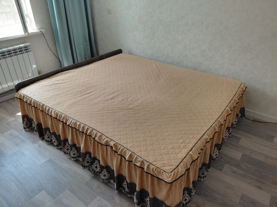 Кровать двухспалка и матрац