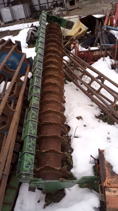 Ax cu suport freza agricola de pământ feraboli