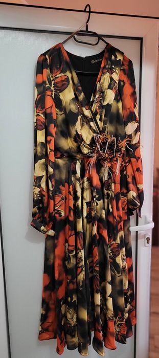 Vând rochie nouă elegantă