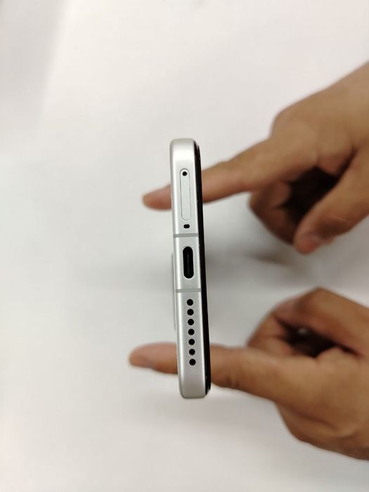 xiaomi 15 pro 12/256 karobka zaryadnik yuq holati yaxshi kami yoq