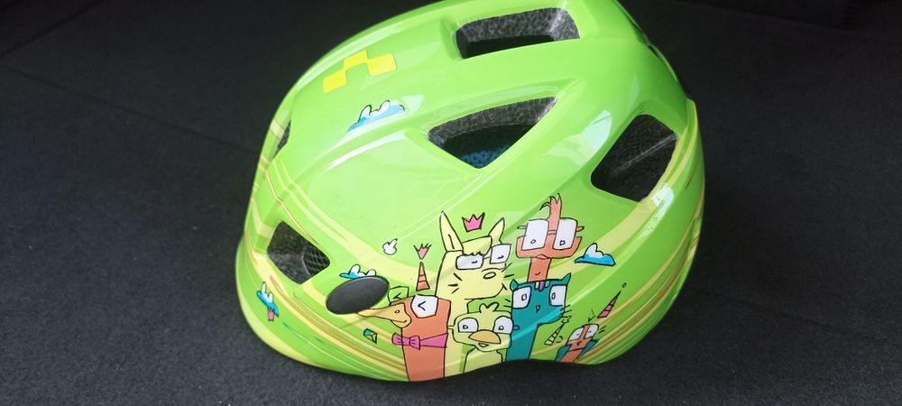 Casca ptr copii CUBE PEBBLE (green friends)