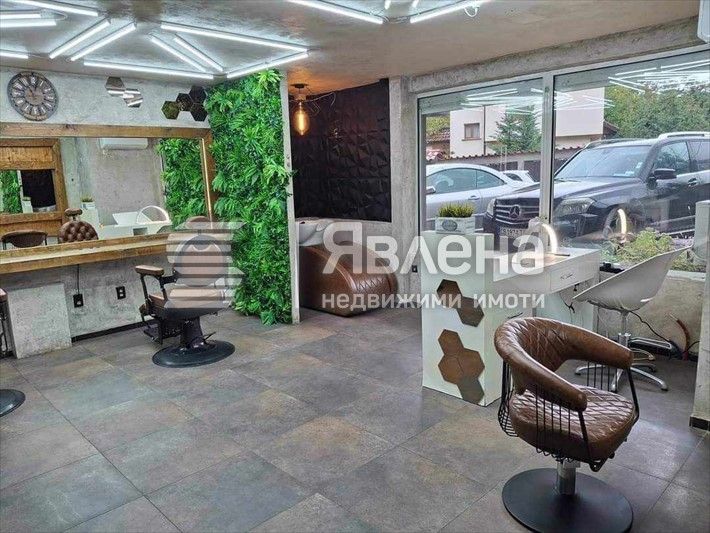 Дава се под наем Магазин в София, Витоша - 50 кв.м за 1000 € - Снимка #1