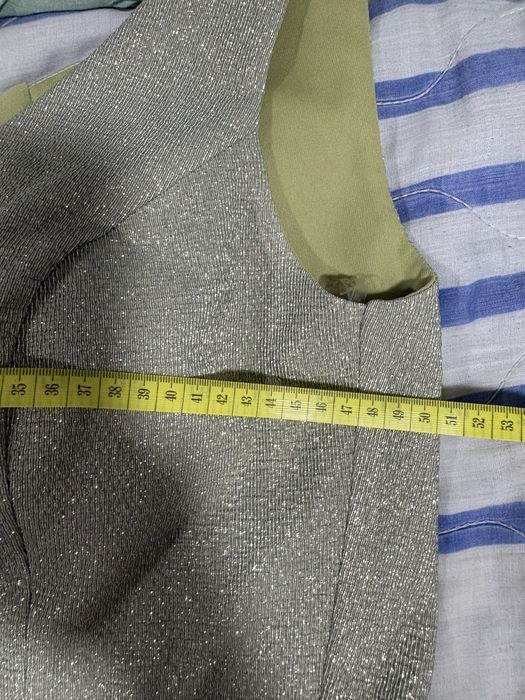 Rochie lungă de ocazie verde fistic cu sclipici, stil sirenă / gală