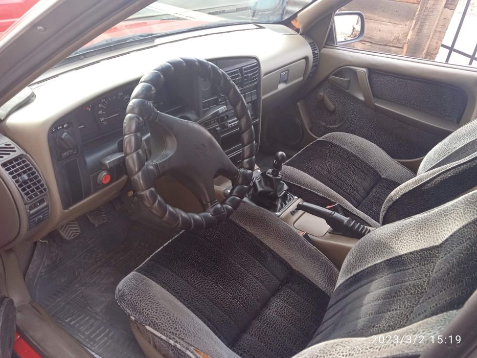 Opel Amega A sotiladi