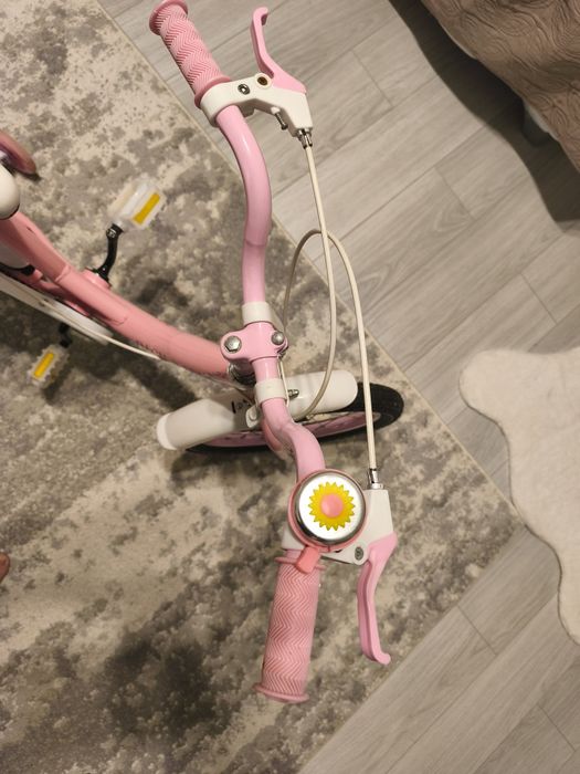 Vând bicicleta copii 5--9 ani