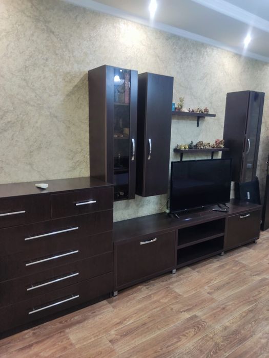 Продам горку в гостинную