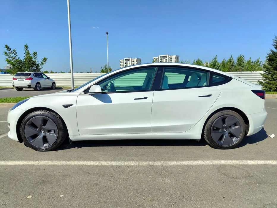 Tesla Model 3 Tesla model 3 long range dual motor interior alb