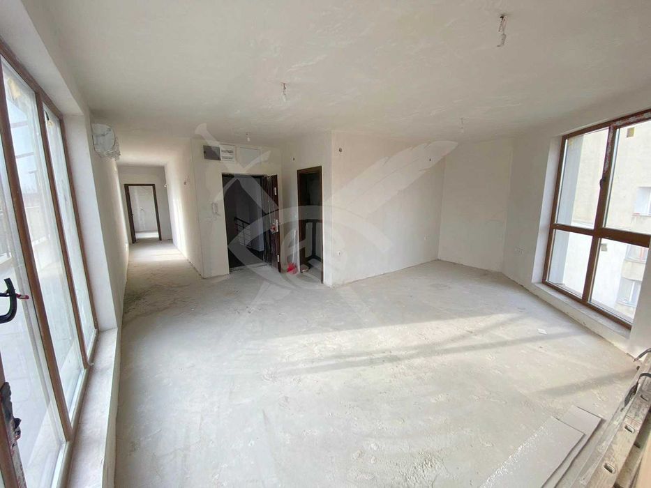 Продава се Тристаен апартамент в Пловдив, Кючук Париж - 117 кв.м за 1330 €/кв.м - Снимка #2