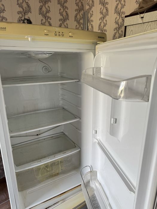 Продам холодильник