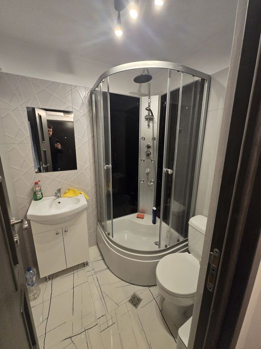 Închiriez garsonieră mobilată și utilată, în zona CET.