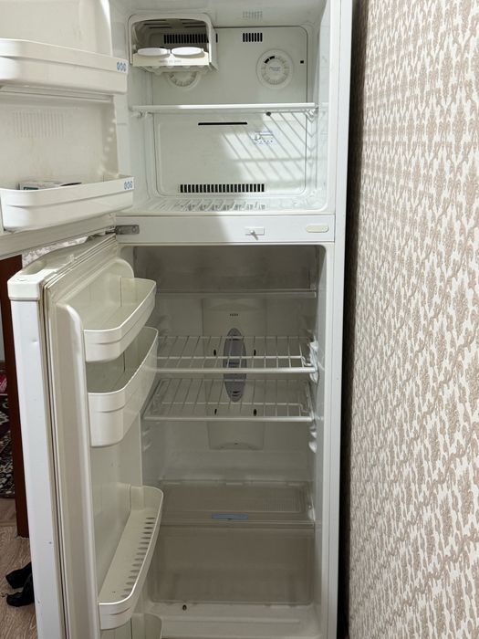 Продам холодильник LG