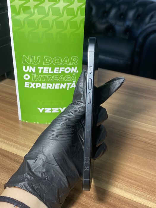 iPhone 16 Plus • 128 GB • Black