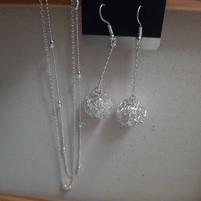 Промо на Ново  Дамско колие с висящи обеци