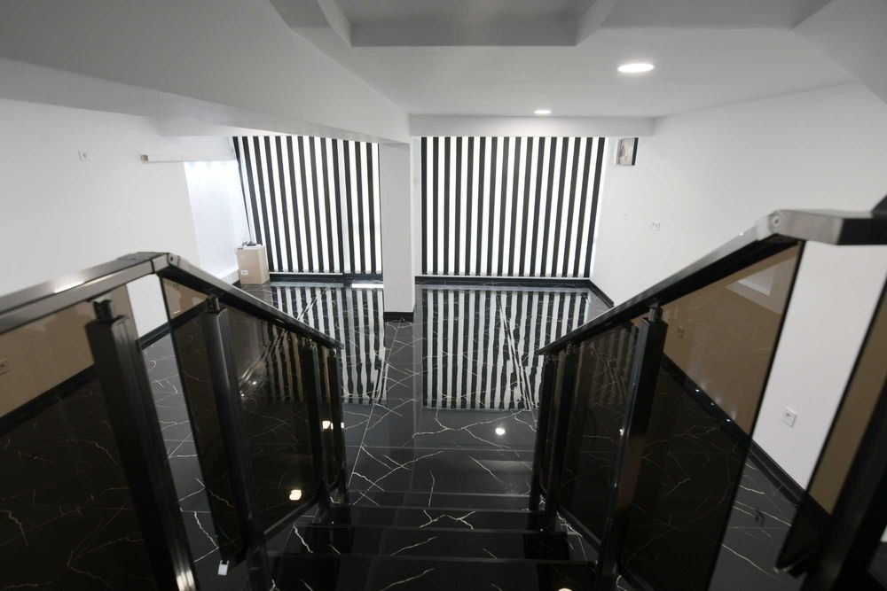 Дава се под наем Магазин в Казанлък - 90 кв.м за 1275 € - Снимка #3