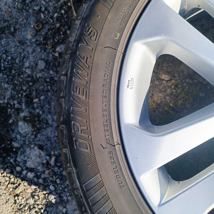 Nissan juke джанти със гуми 17 цола