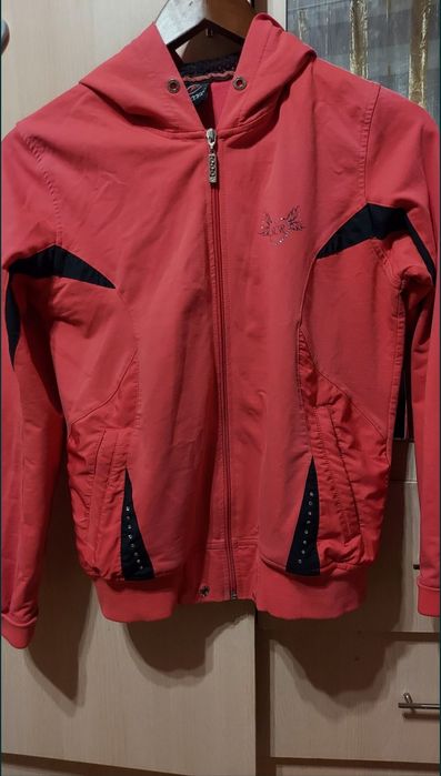 Продам женские джинсы