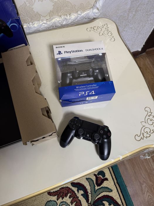 Ps4 slim практически новый