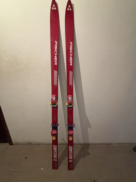 Продается горные лыжи.