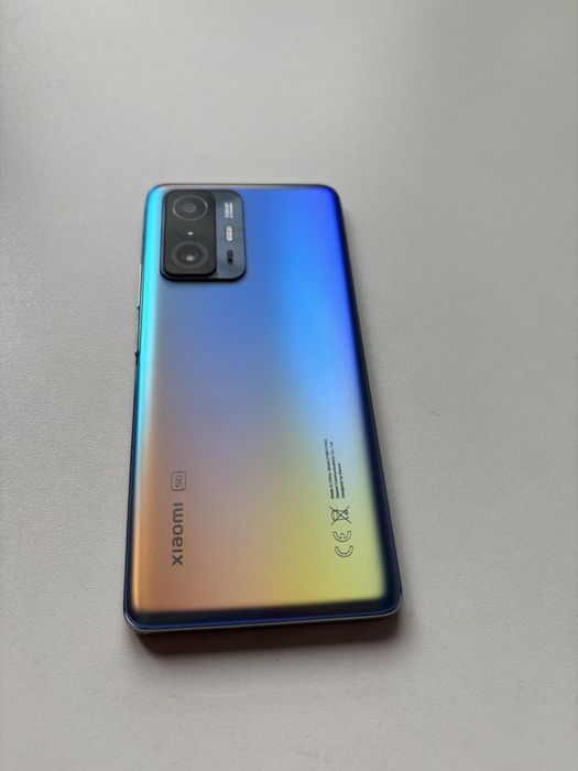 Xiaomi 11T телефона е без следи от употреба