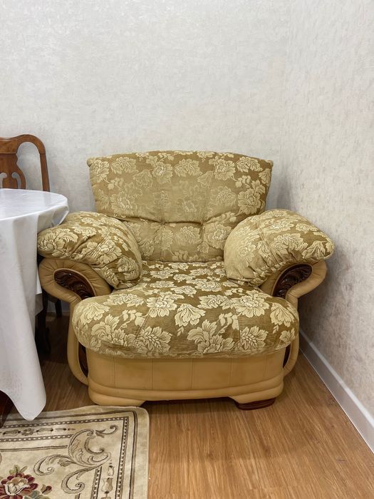 Диван с креслами