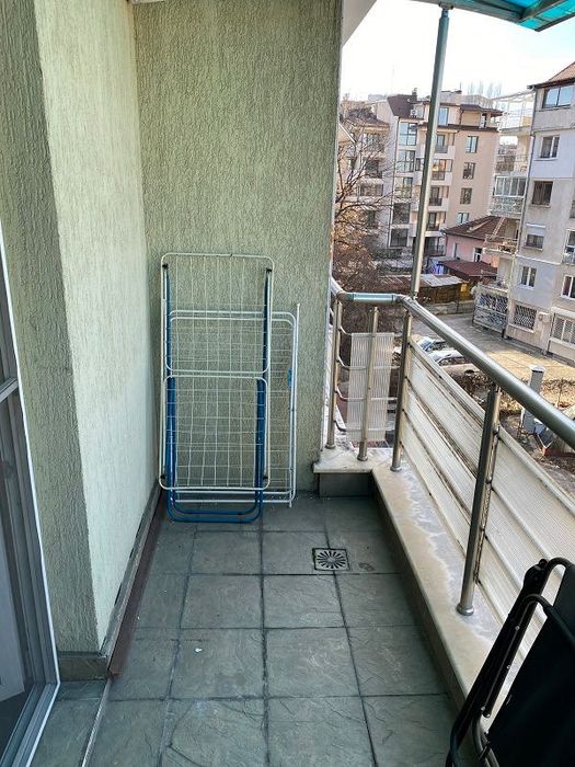 едностаен обзаведен в кв.Редута, на ток, с тераса, за сам човек
