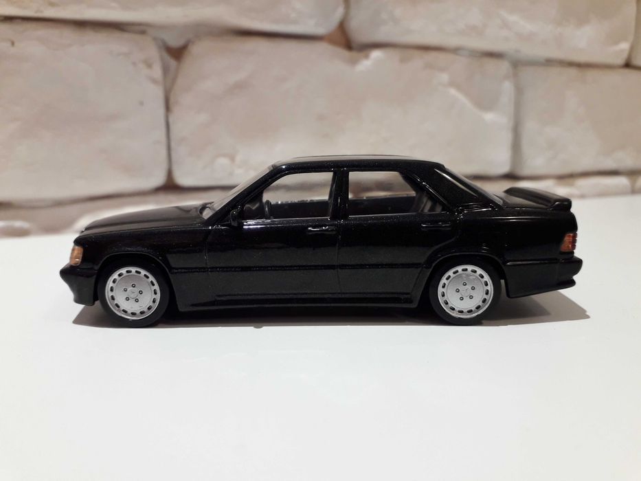 1:43 Mercedes-Benz 190 - с рег. номер по избор - за колекция и подарък