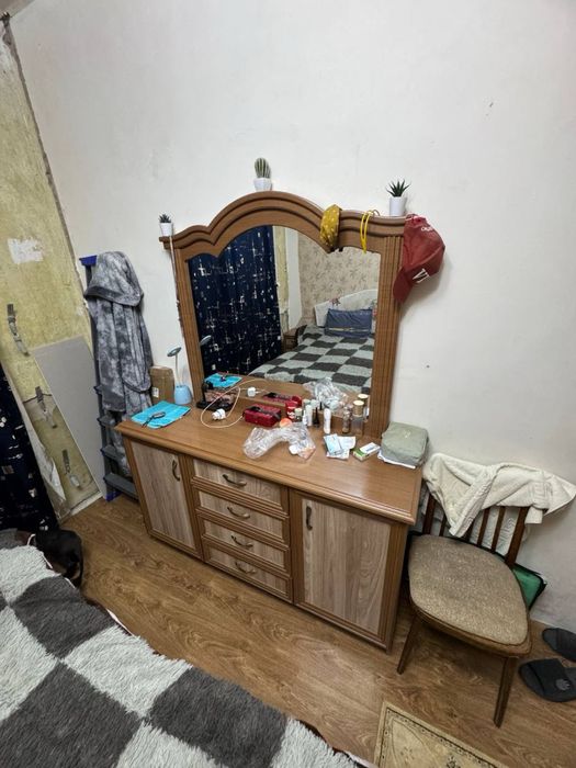 Спальная мебель. В отличном состоянии.