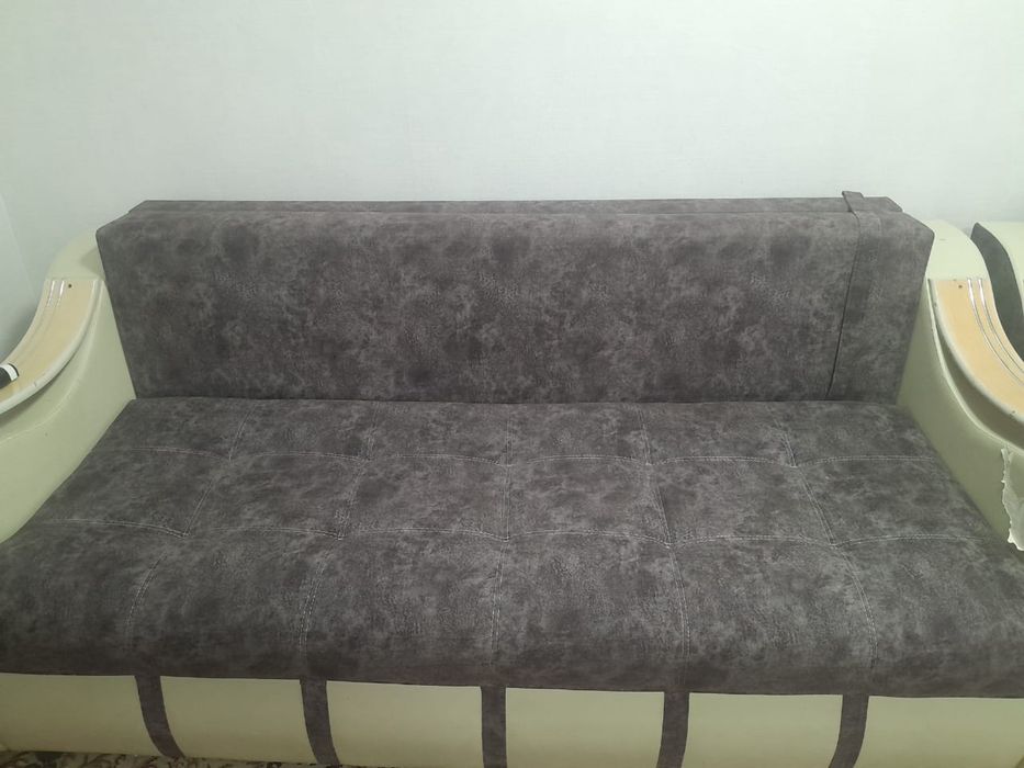 Продам диван б/у в хорошем состоянии