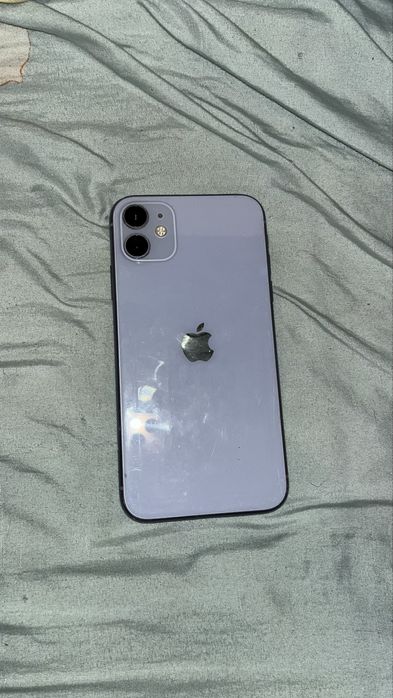 Продам айфон 11