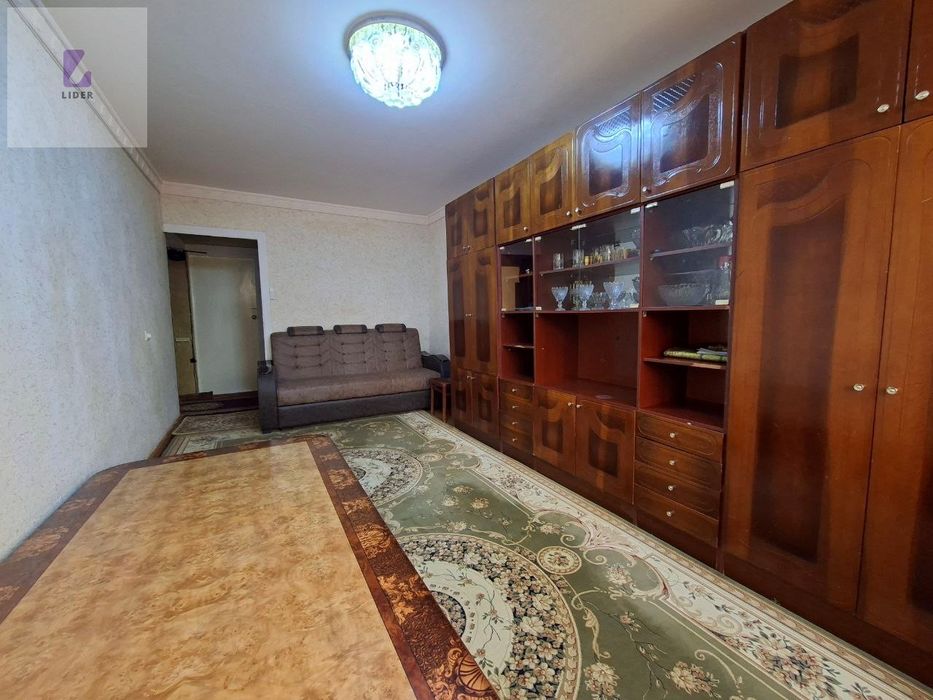 Продается 3 х комнатная квартира 2 этаж Середина