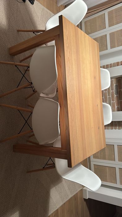 Vând masă dining cu scaune