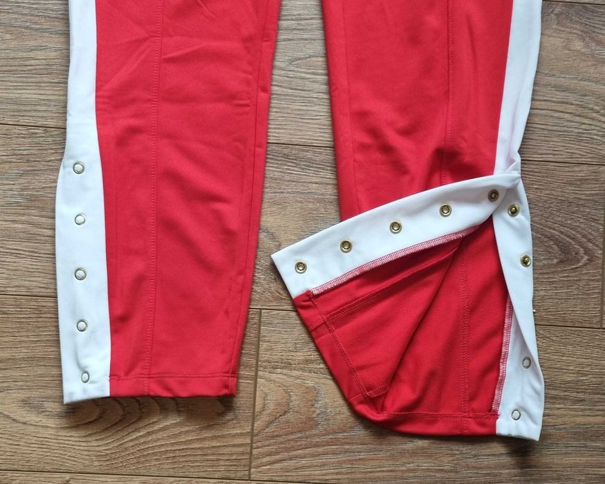 Оригинално дамско долните на ASICS.