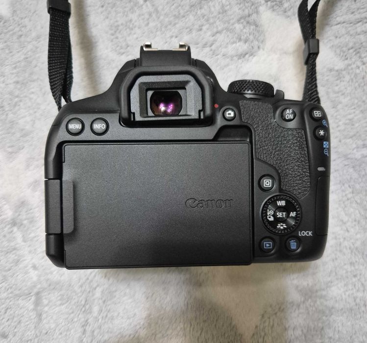 Aparat foto DSLR Canon EOS 850D, 24.1 MP, 4K, Negru + Obiectiv EF-S 18-55mm IS