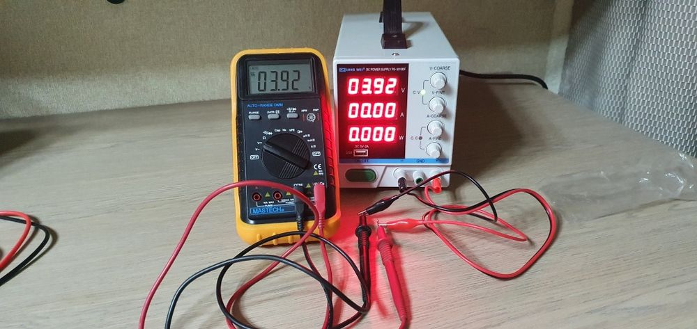 Настольный блок питания  Longwei PS3010DF.