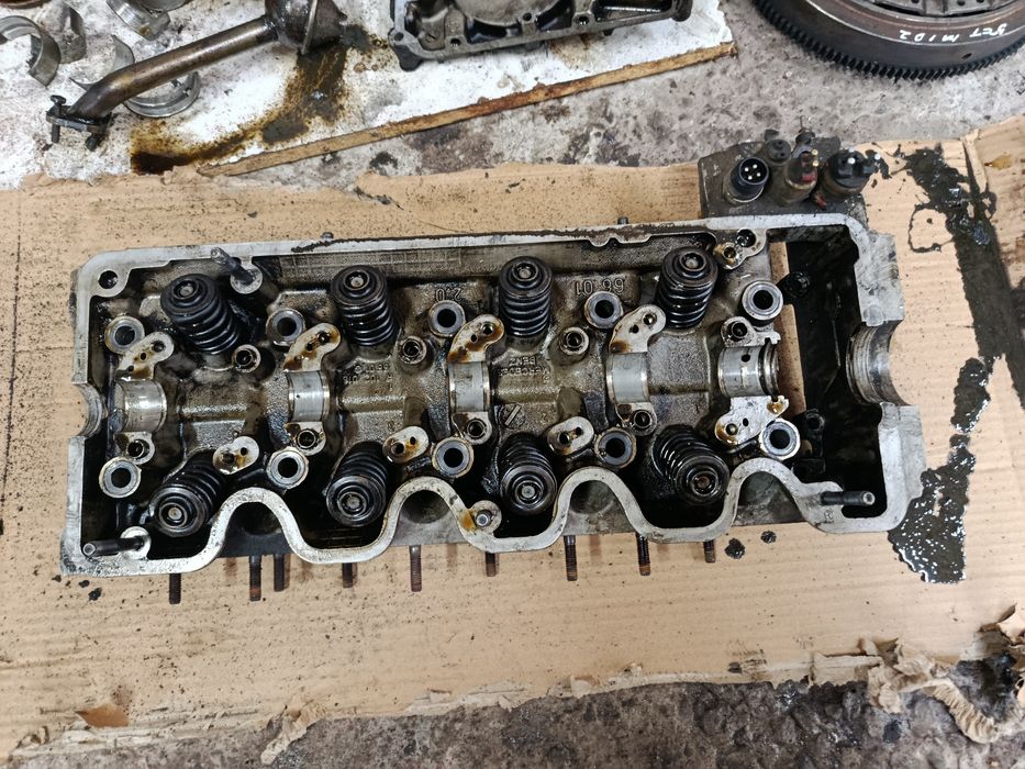 Головка Мерседес м102 2.0